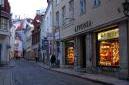 Tallinn - uličky starého mesta s malými obchodíkmi