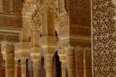 Alhambra - les fantastických stĺpov v paláci Nazaries