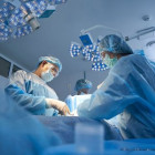 Budú pacienti čakať na operácie dlhšie? Štát napriek sľubom neplatí za zdravotnícke pomôcky