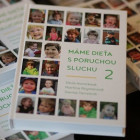 Kniha, čo pomáha rodičom vychovávať dieťa s poruchou sluchu