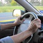 Počet seniorov za volantom pribúda